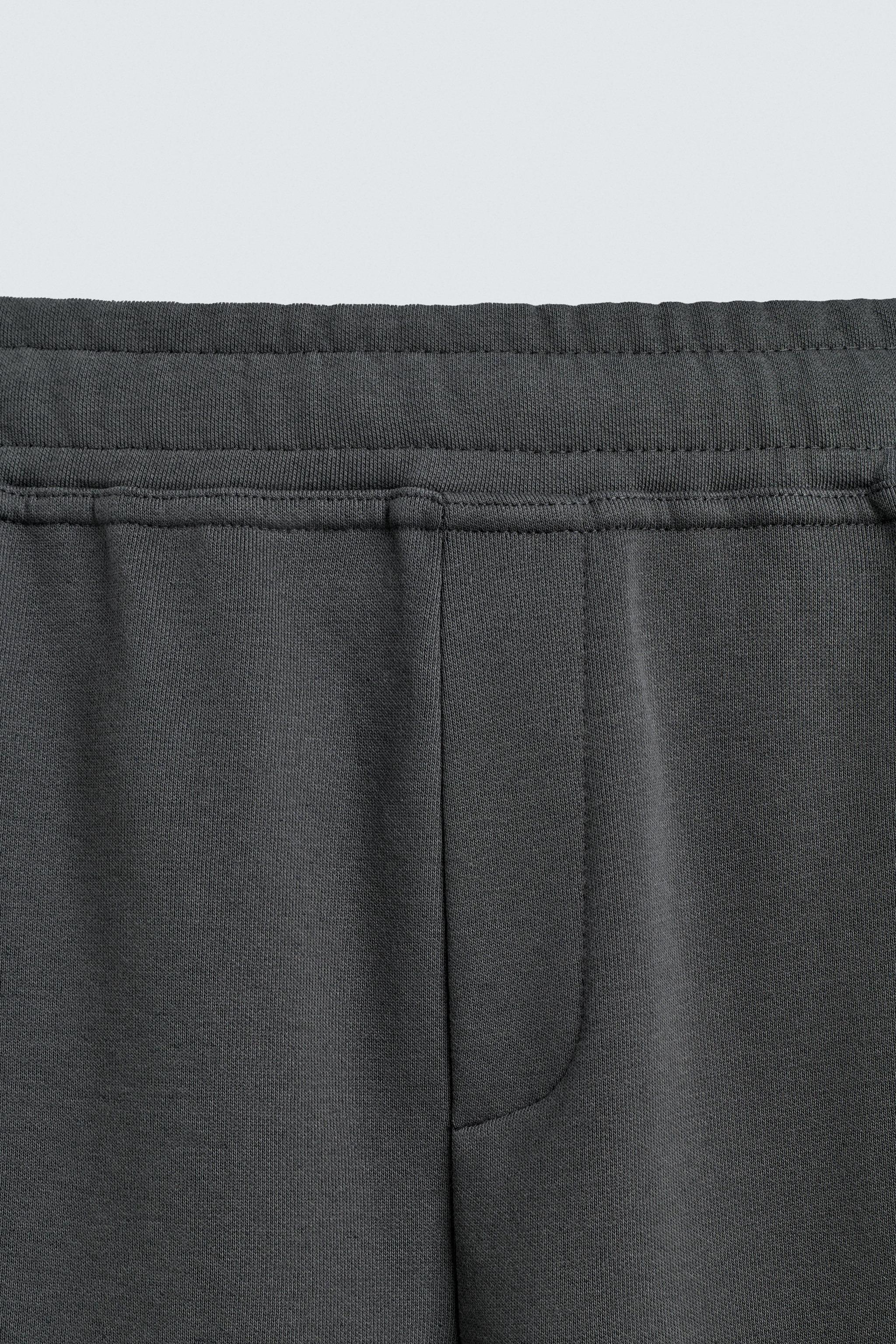 RELAXED FIT JOGGING PANTS